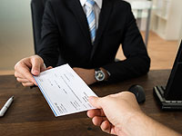 ЦСБ Израиля: разрыв в доходах мужчин и женщин увеличивается