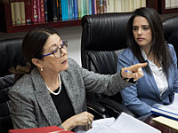 Шакед подала жалобу на судью, переписывавшуюся со следователем