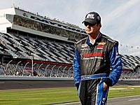 Известный гонщик арестован за попытку соблазнения несовершеннолетней