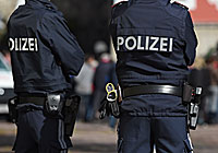 В центре Вены тяжело ранены ножом трое прохожих 