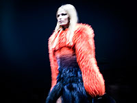 Дом моды Versace  отказался от использования натурального меха