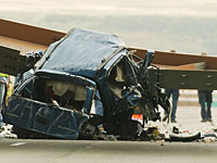 Рухнул пешеходный мост в штате Флорида: есть жертвы