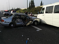 На 6-й трассе столкнулись микроавтобус с детьми и легковой автомобиль, 15 пострадавших