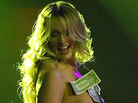 Порноактриса, заявившая о романе с Трампом, рассказала об угрозах в свой адрес