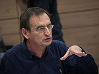 Дов Ханин потребовал от главы МВД освободить из тюрьмы африканских нелегалов  