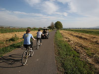 Около 70 тысяч туристов отдыхают в заповедниках и парках