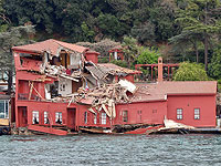 Сухогруз, следовавший из Крыма в Египет, разрушил в Турции особняк XVIII века