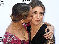 Первые красавицы на вручении 