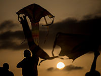 Террористы запускают из сектора Газы воздушных змеев с горящим грузом