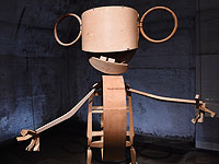 Вопреки стандартам: дизайнерская выставка в Милане. Фоторепортаж 
