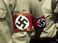 Эксперимент в Германии: бесплатный билет в театр – в обмен на свастику