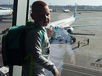 Семью с ребенком-аутистом держали под арестом в Бен-Гурионе: состояние мальчика ухудшилось