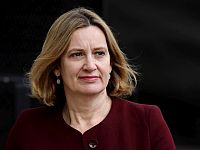 Глава МВД Великобритании подала в отставку из-за скандала с мигрантами