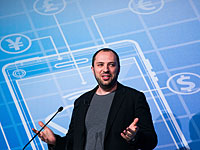 Создатель WhatsApp объявил о своем уходе после ссоры с руководством Facebook