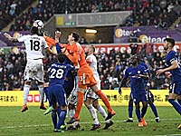 Под проливным дождем