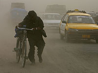 В результате пыльной бури в Индии погибли более 70 человек