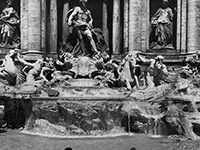 Автобус сгорел  в центре Рима – у знаменитого Фонтана Треви