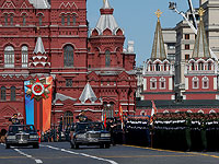 В Москве проходит военный парад, посвященный Дню победы