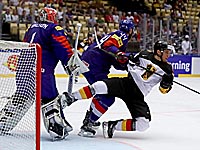 Швейцарцы разгромили белорусов, немцы - корейцев