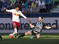 Израильский нападающий заменен. Его клуб проиграл в финале Кубка Австрии