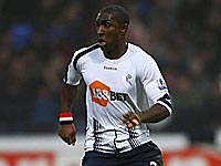 Футболист, выступавший в чемпионатах Англии и Ирана, погиб в автокатастрофе