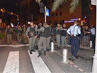 В Хайфе проходят три митинга: в поддержку действий армии и полиции, а также против них