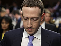 Цукерберг извинился, что допустил использование Facebook 