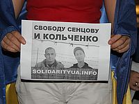 
Режиссер Сенцов согласился  на поддерживающую терапию
