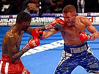 Морис Хукер победил британца и стал чемпионом мира по боксу