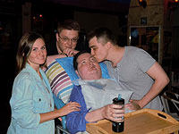 История жизни Артема Сахнина в Израиле, смертельная болезнь и радуга желаний