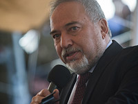 Российские СМИ обратили внимание на заявление Либермана о том, что на юге Сирии нет иранцев и