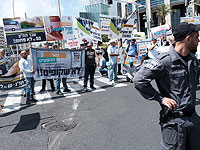 Водители автобусов блокировали перекресток Азриэли