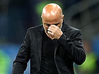 Последствия поражения: игроки хотят увольнения Сампаоли, фанаты тренера оплевали