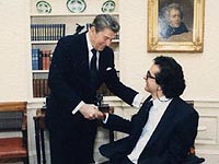 Чарльз Краутхаммер с президентом США Рональдом Рейганом   