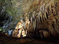 Футбольная команда вместе с тренером пропала в одной из пещер Таиланда