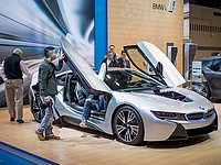 В Израиле стартовали продажи обновленного гибридного спорткара BMW i8