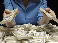 Суд постановил вернуть генералу ФСБ $2 млн, которые были переданы Улюкаеву как взятка