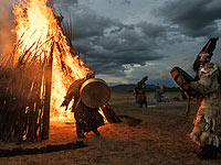 Обращение к древним духам: огненный ритуал в Монголии. Фоторепортаж 
