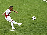 Все как прежде: французы выходят в плэй-офф, перуанцы вылетают