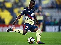 Бывший игрок российской Премьер-лиги сотворил три футбольных шедевра в одном матче