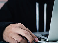 Уволенный работник компьютерной фирмы пытался продать иностранцу секретную информацию