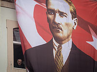 Заседание нового парламента Турции началось минутой молчания по Ататюрку