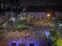 Митинг ЛГБТ на площади Рабина собрал десятки тысяч человек. Фоторепортаж
