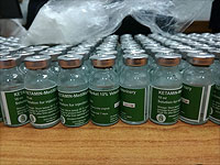 Задержаны отец и сын, хранившие сотни флаконов 