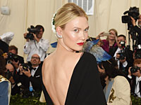 Супермодель перешла в иудаизм ради  Джошуа Кушнера  - родственника президента США
