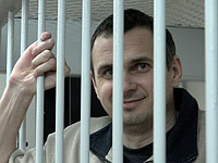 70-й день голодовки Олега Сенцова: у здания правительства в Москве вывесили баннер в поддержку режиссера