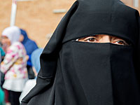 Женщины за паранджу: новый закон встретили в Дании манифестациями