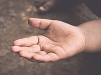 Жительница Хмельницкого сдала в аренду двух своих малолетних сыновей