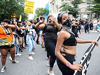 Противостояние ультраправых и их противников около Белого дома. Фоторепортаж
