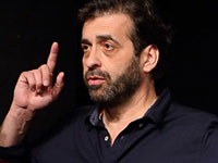 Спасение в театре. Интервью с режиссером Александром Баргманом